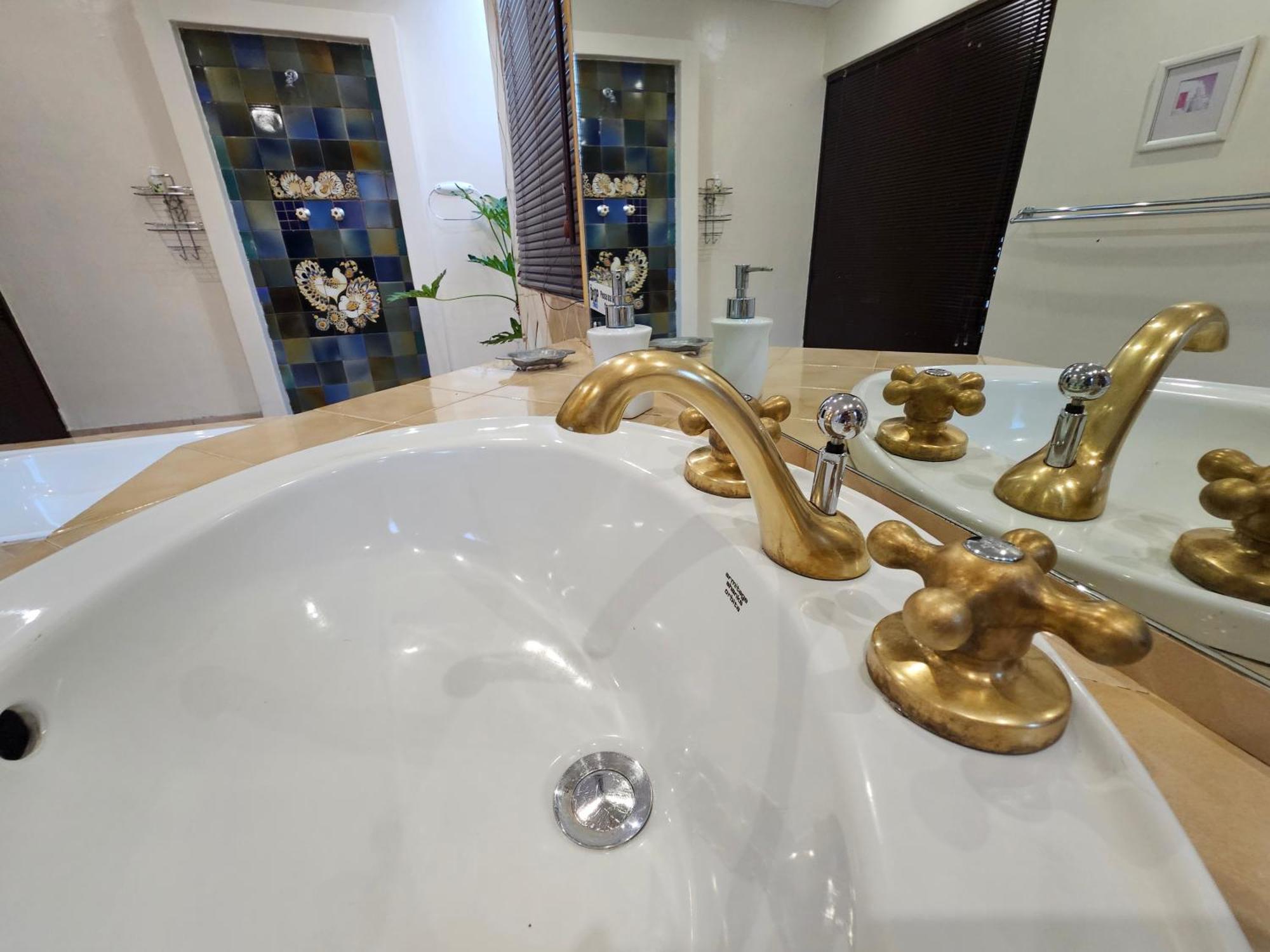 Bettie'S Luxury Lodge ครูนชตัด ภายนอก รูปภาพ