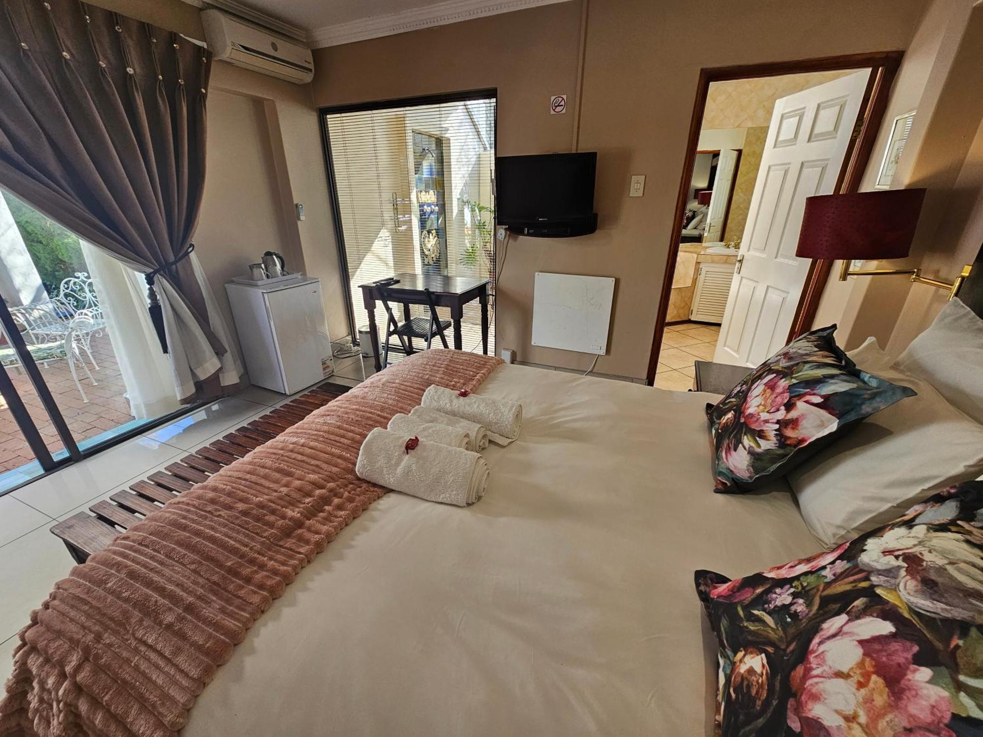 Bettie'S Luxury Lodge ครูนชตัด ภายนอก รูปภาพ
