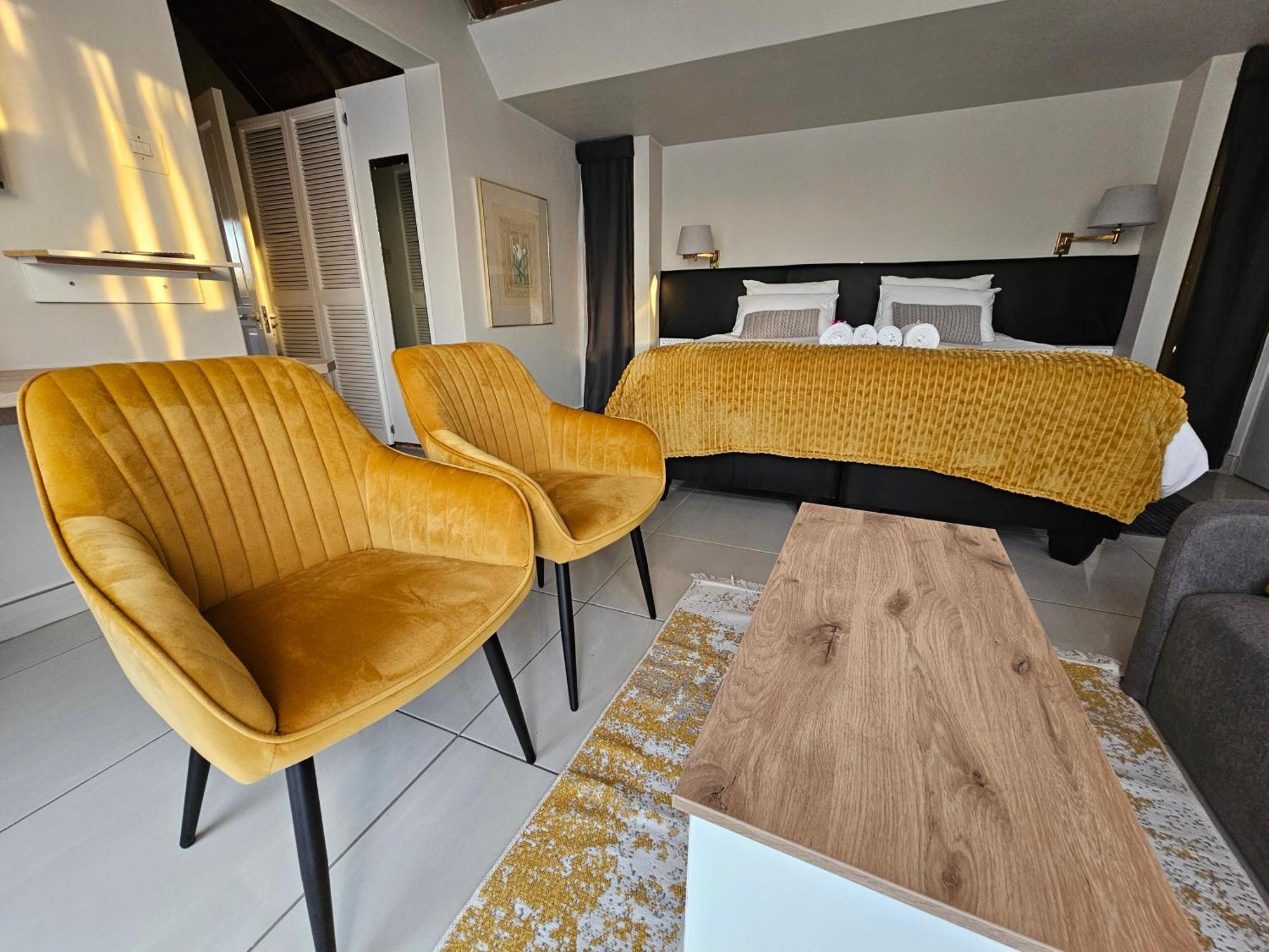 Bettie'S Luxury Lodge ครูนชตัด ภายนอก รูปภาพ